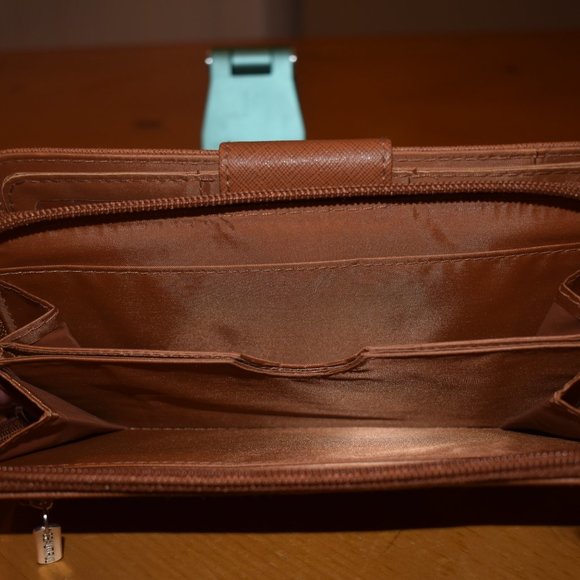 Wallet - Picture 3 of 5